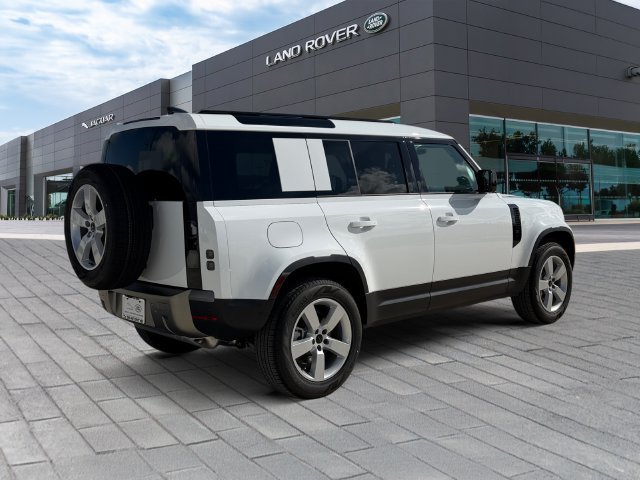 New 2026 Fuji White Land Rover S image 5