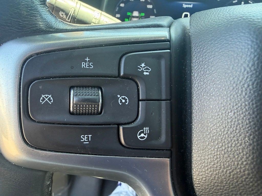 Used 2022 Summit White Chevrolet Z71 image 12