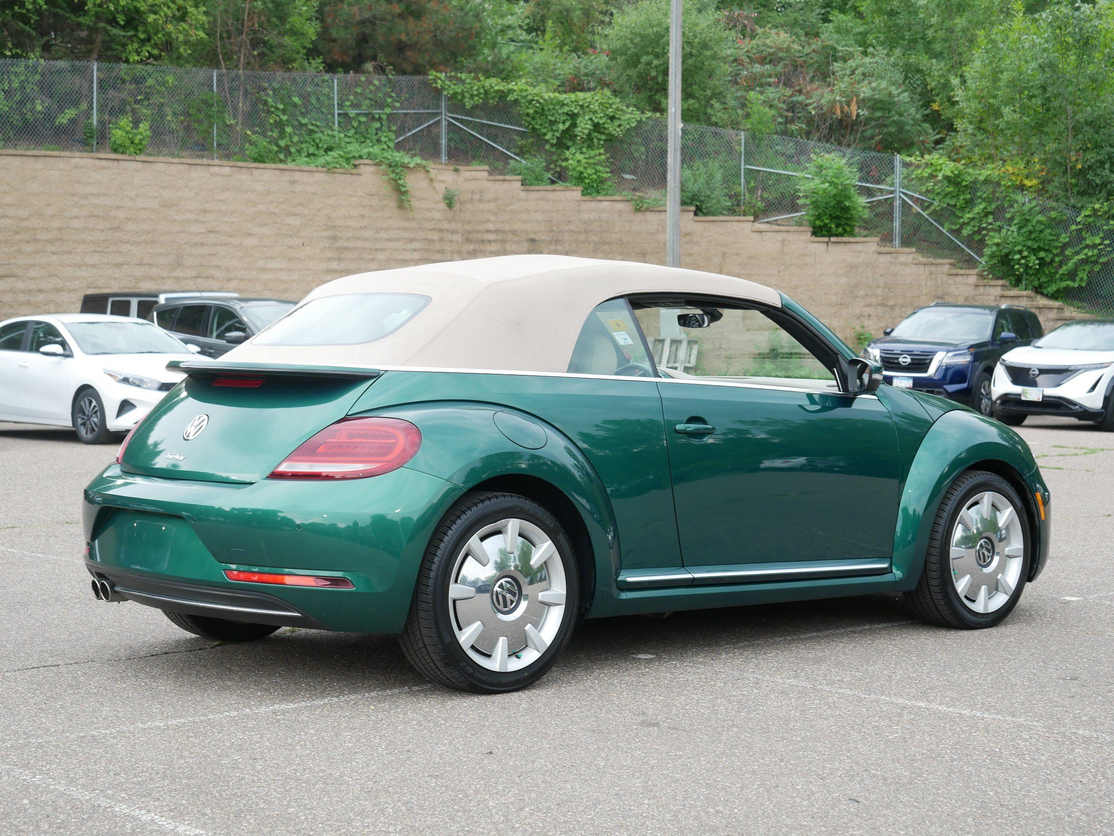 Used 2017 Bottle Green Metallic/Beige Roof Volkswagen 1.8T SEL image 39