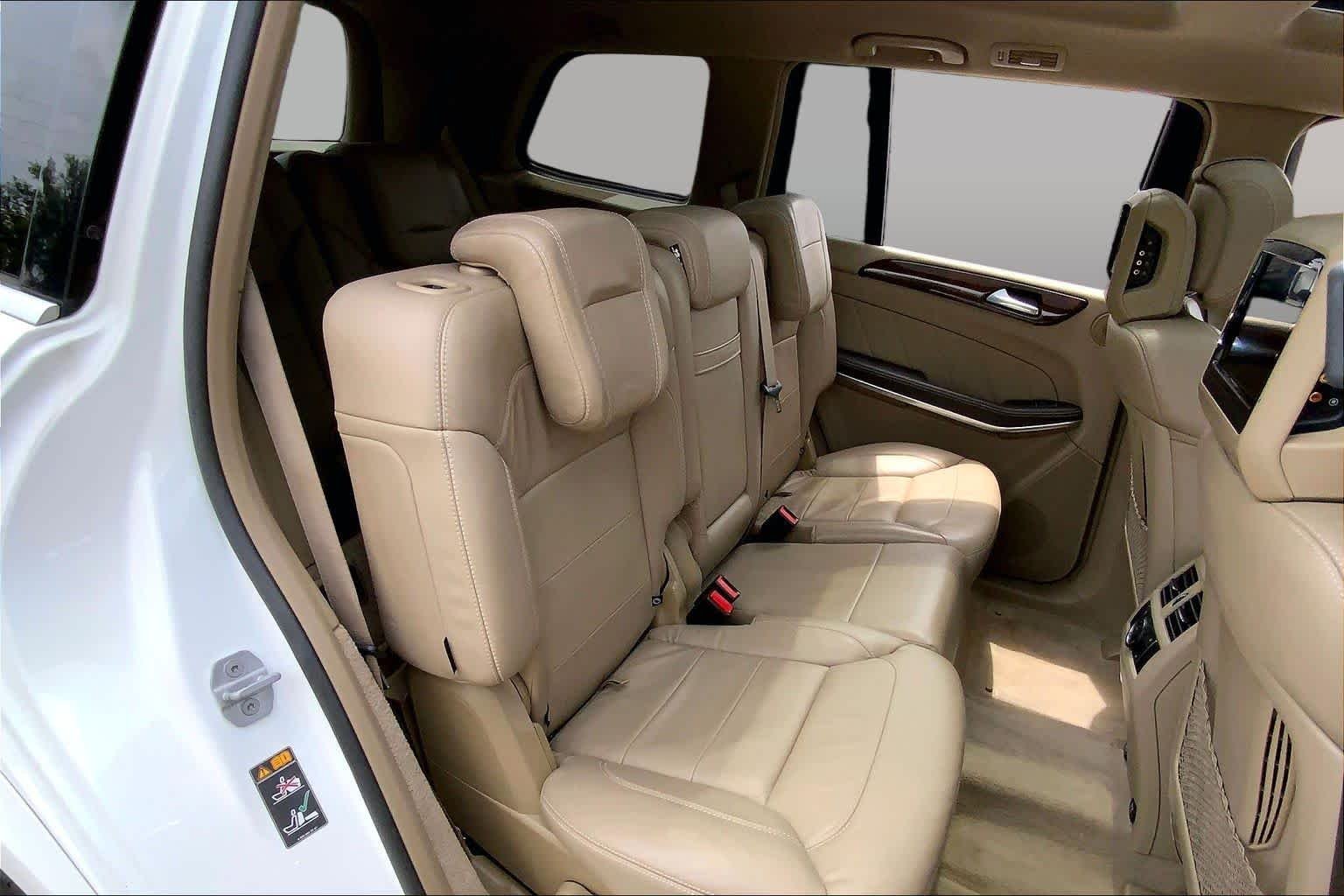 Used 2014 Polar White Mercedes-Benz GL 550 image 21