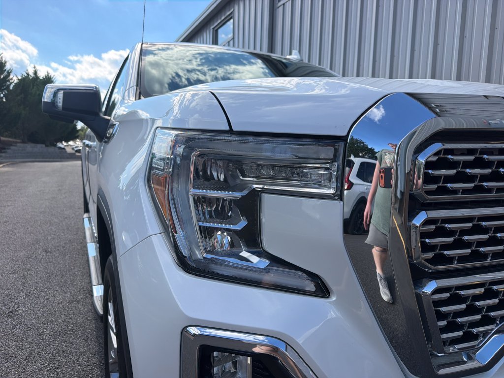 Used 2020 White GMC Denali image 10