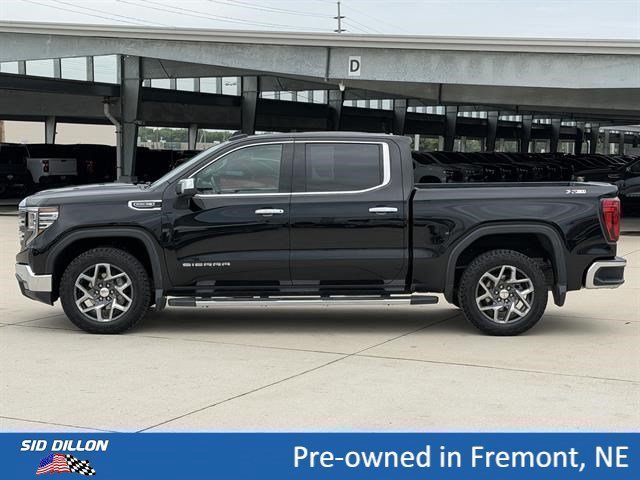 Used 2024 Onyx Black GMC SLT image 7