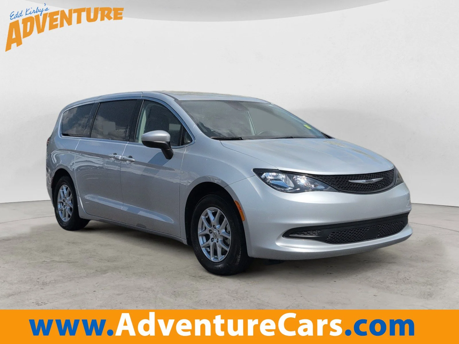 2023 Chrysler Voyager LX's photo
