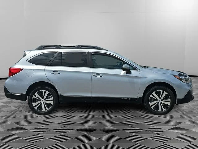 2019 Subaru Outback Limited - Photo 5