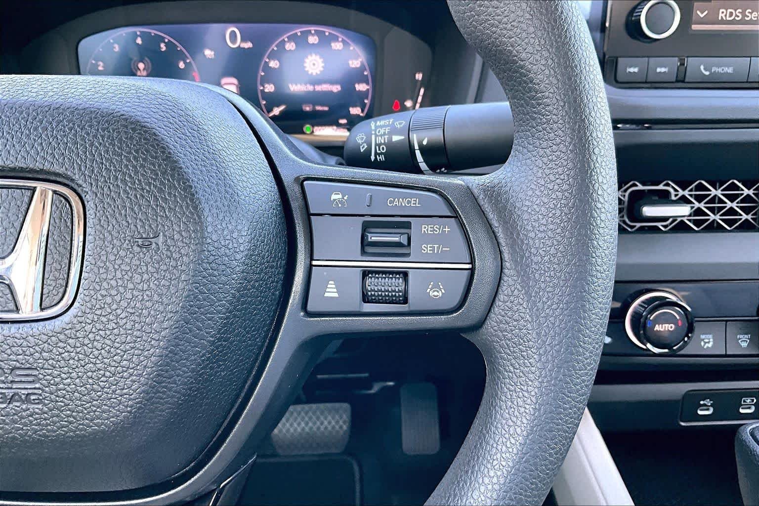 2025 Honda Accord SE - Photo 23