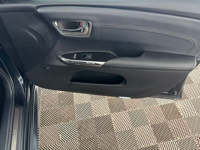 Used 2015 Gray Toyota Limited image 19