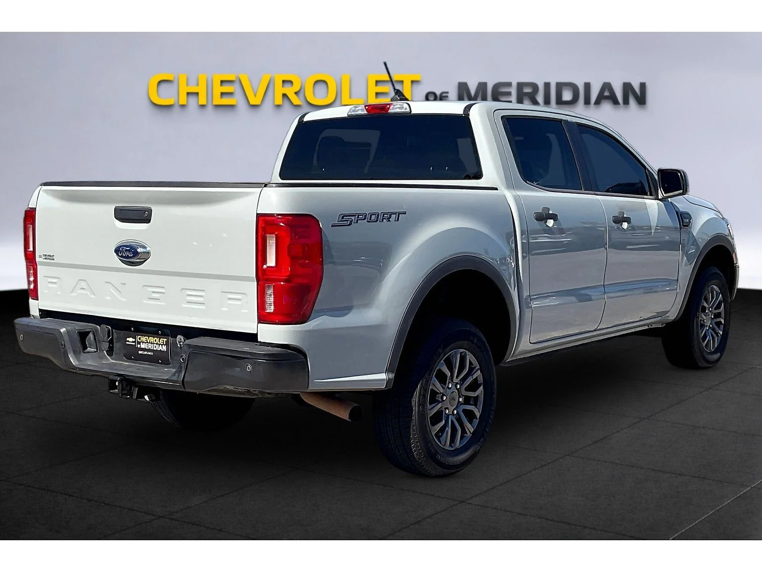 Used 2021  Ford XL image 10