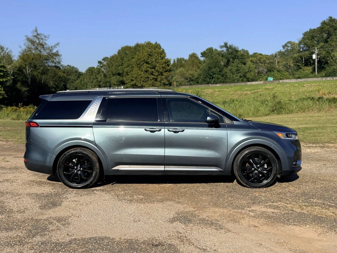 Used 2022 Gray Kia SX 4dr Mini Van image 6
