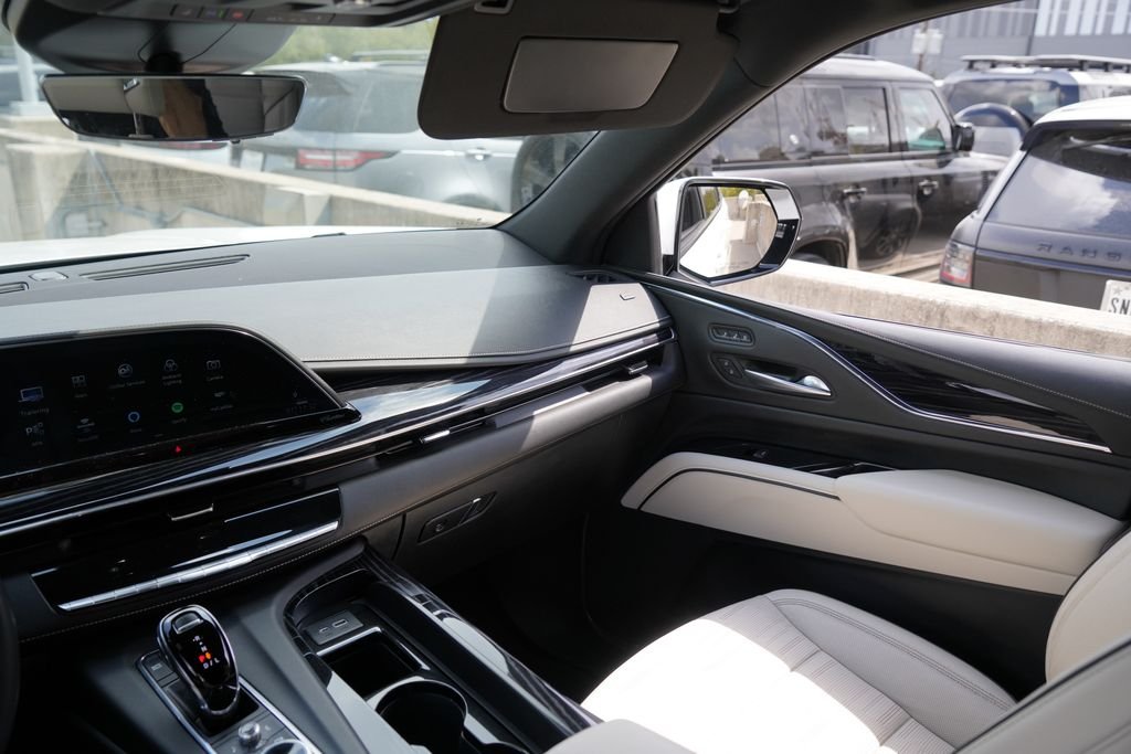 Used 2021 White Cadillac Sport image 28