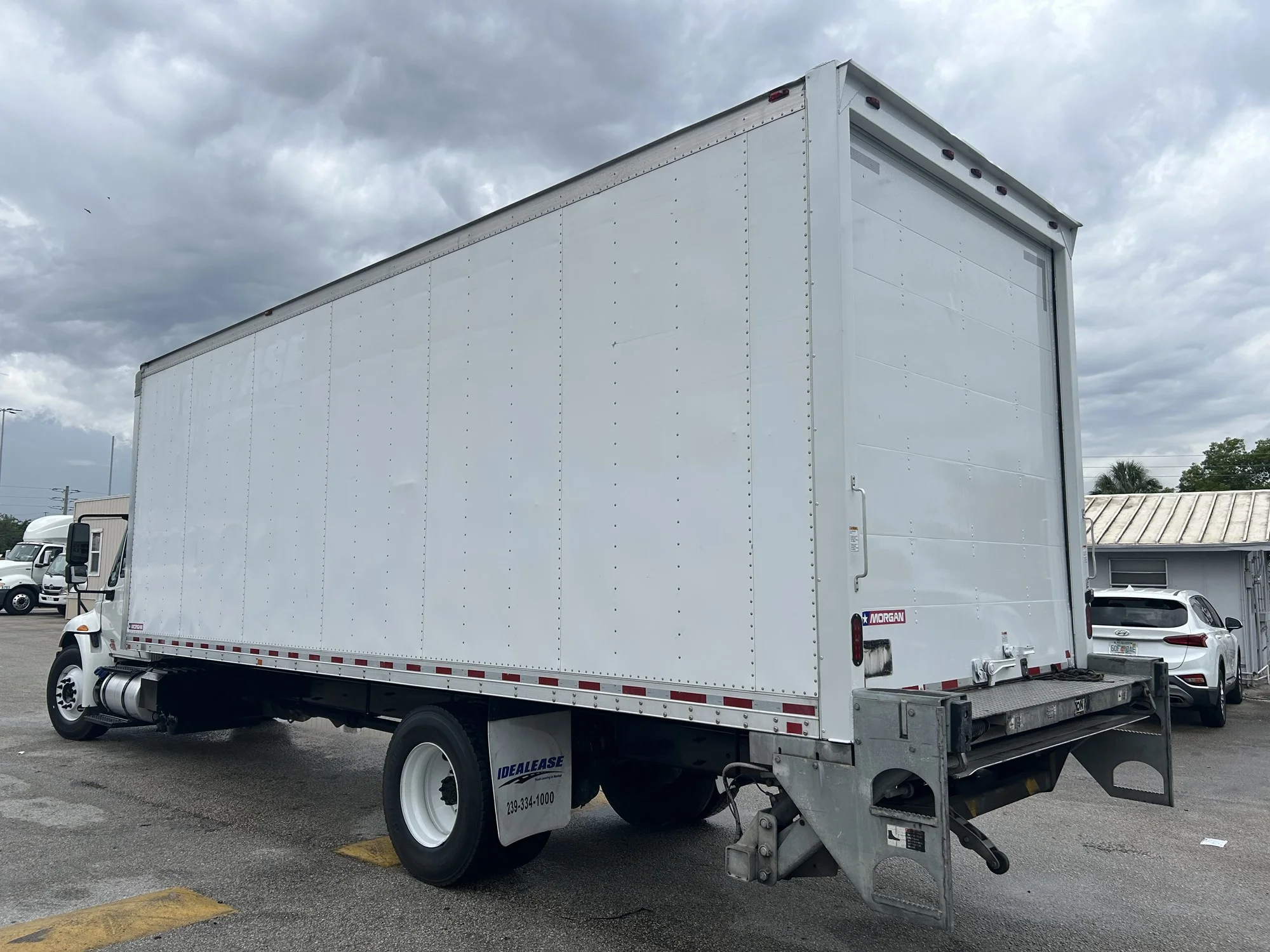 Used 2019  INTERNATIONAL Box Truck image 12