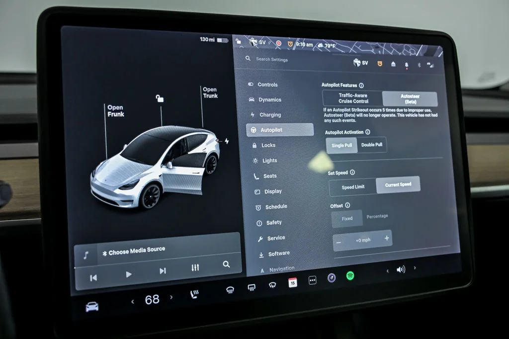 Used 2021 White Tesla Long Range image 24