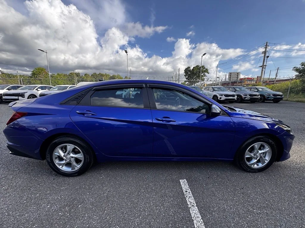 Used 2023  Hyundai SE image 12
