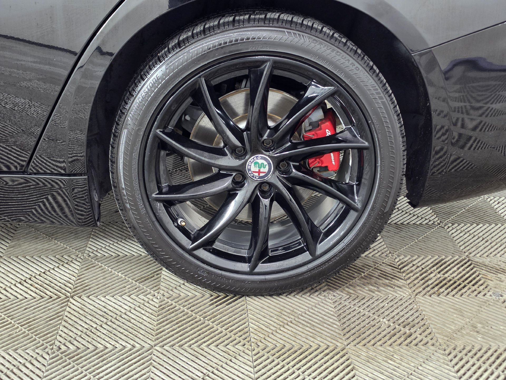 2017 Alfa Romeo Giulia Base - Photo 46