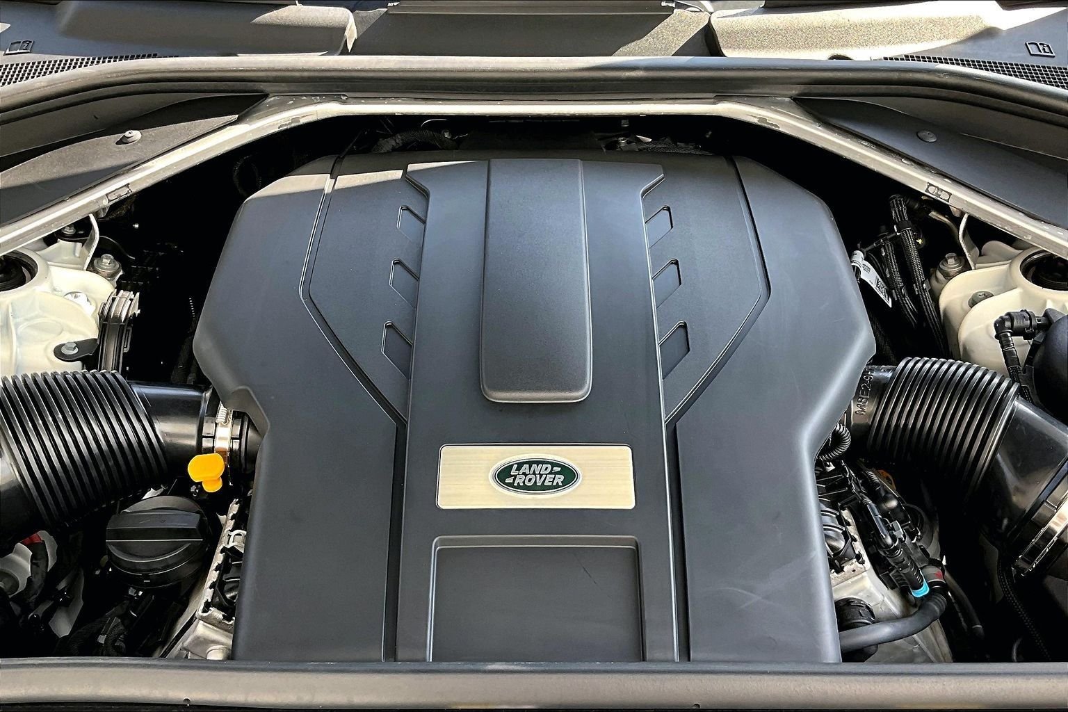 Certified Used 2023 White Land Rover SE image 9