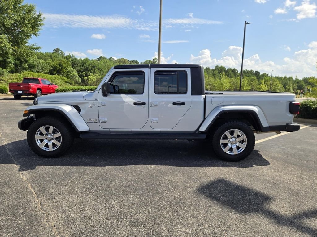 Used 2023 Silver Jeep Overland image 10