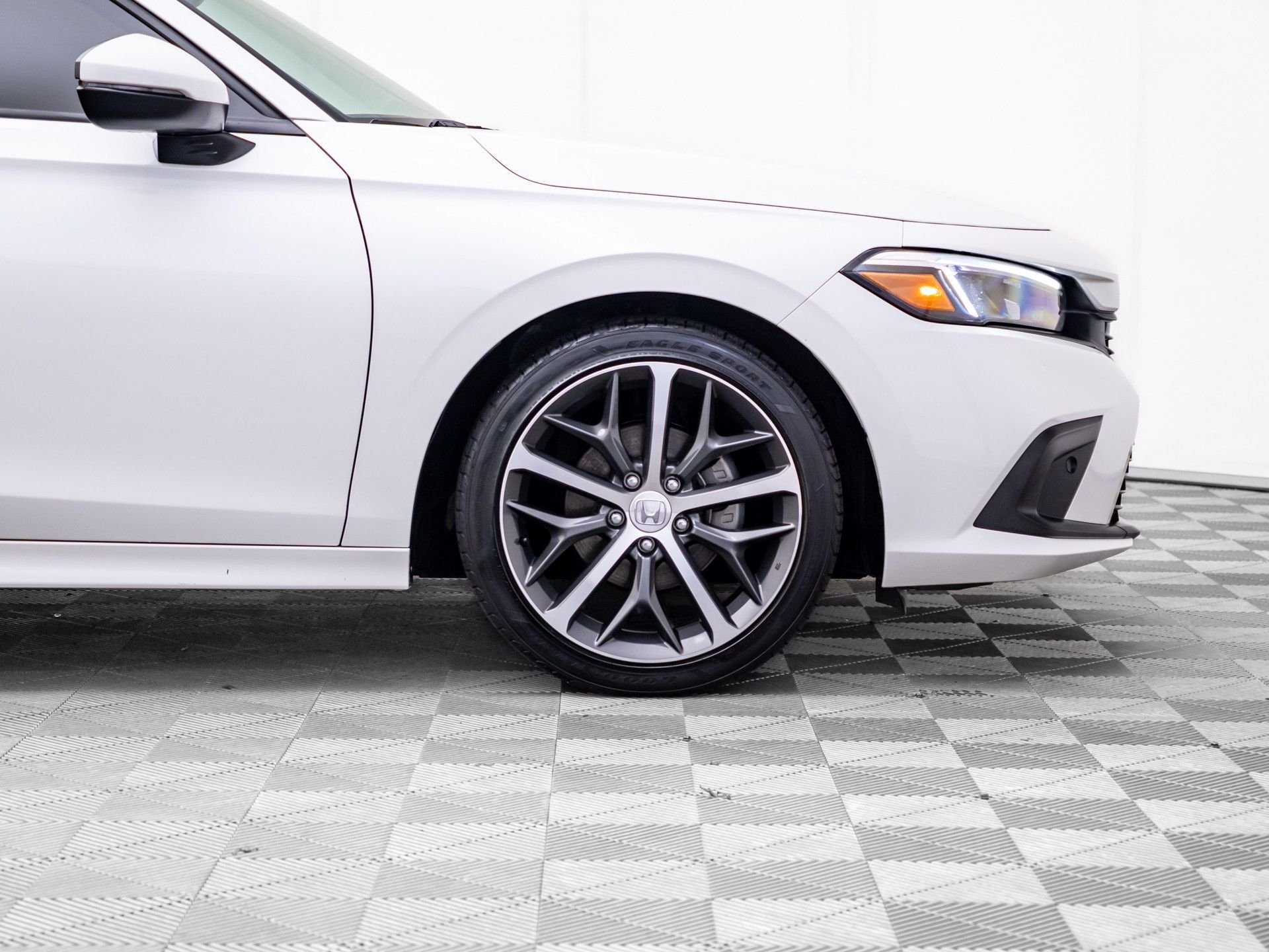 Used 2024 White Honda Touring image 34