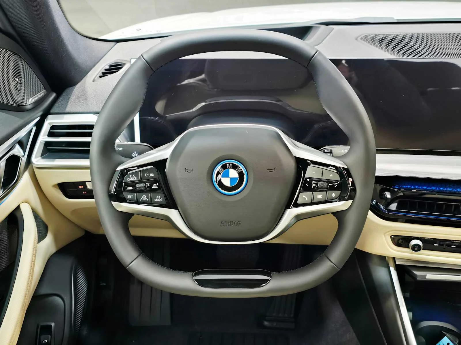 New 2026 Mineral White Metallic BMW xDrive40 image 11