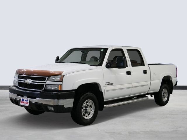 Used 2006 Summit White Chevrolet LT image 1
