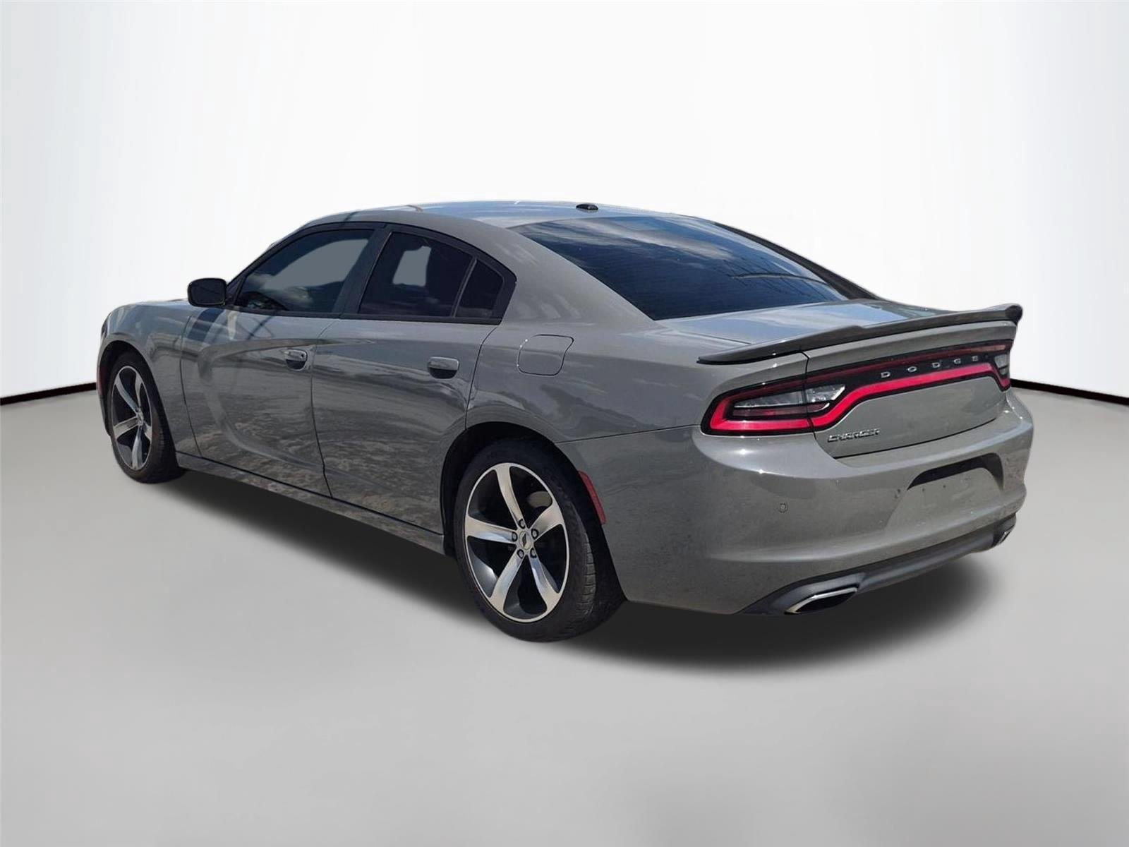 Used 2017 Destroyer Gray Clearcoat Dodge SE image 3