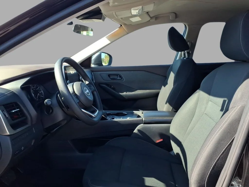 Used 2023 Black Nissan S image 7