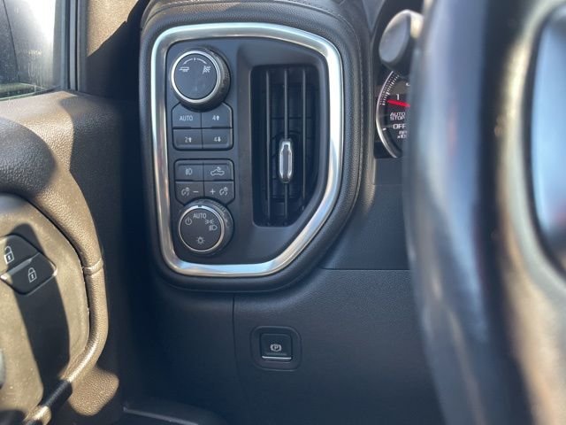 Used 2019 Blue Chevrolet RST image 14