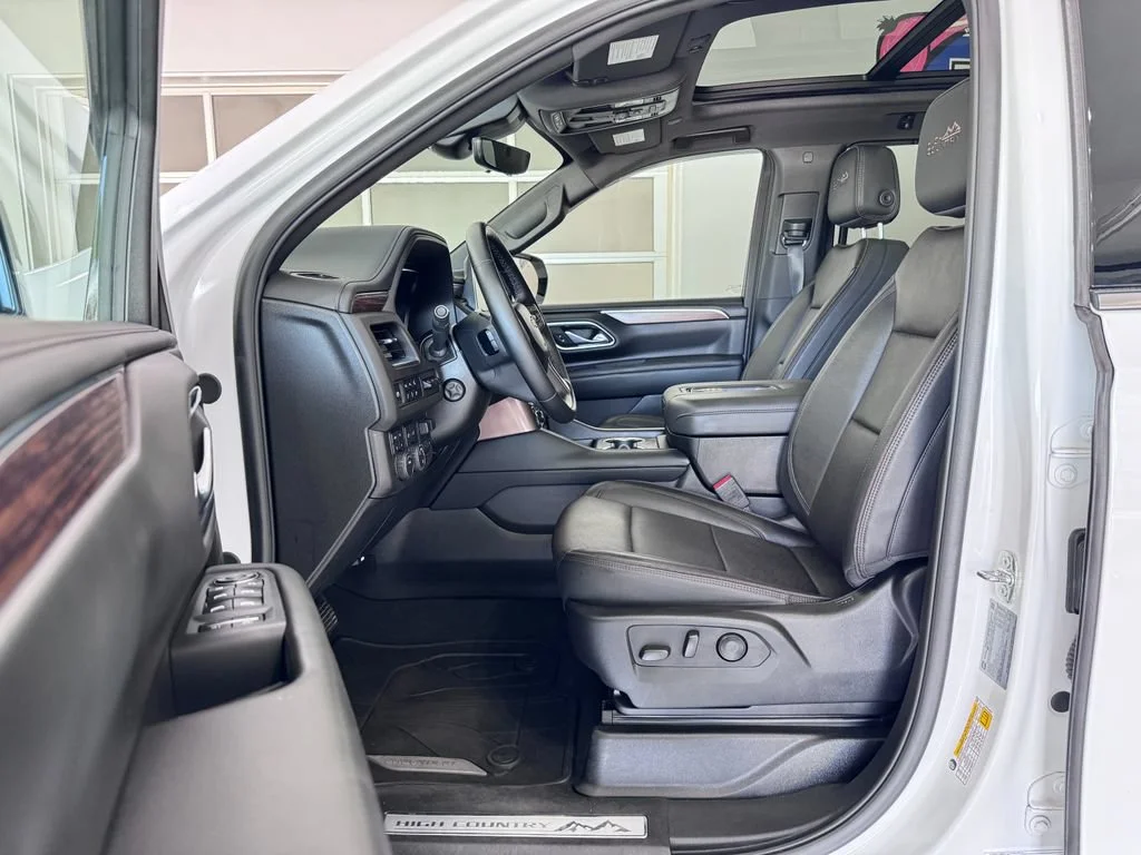 Used 2024 Summit White Chevrolet High Country image 13