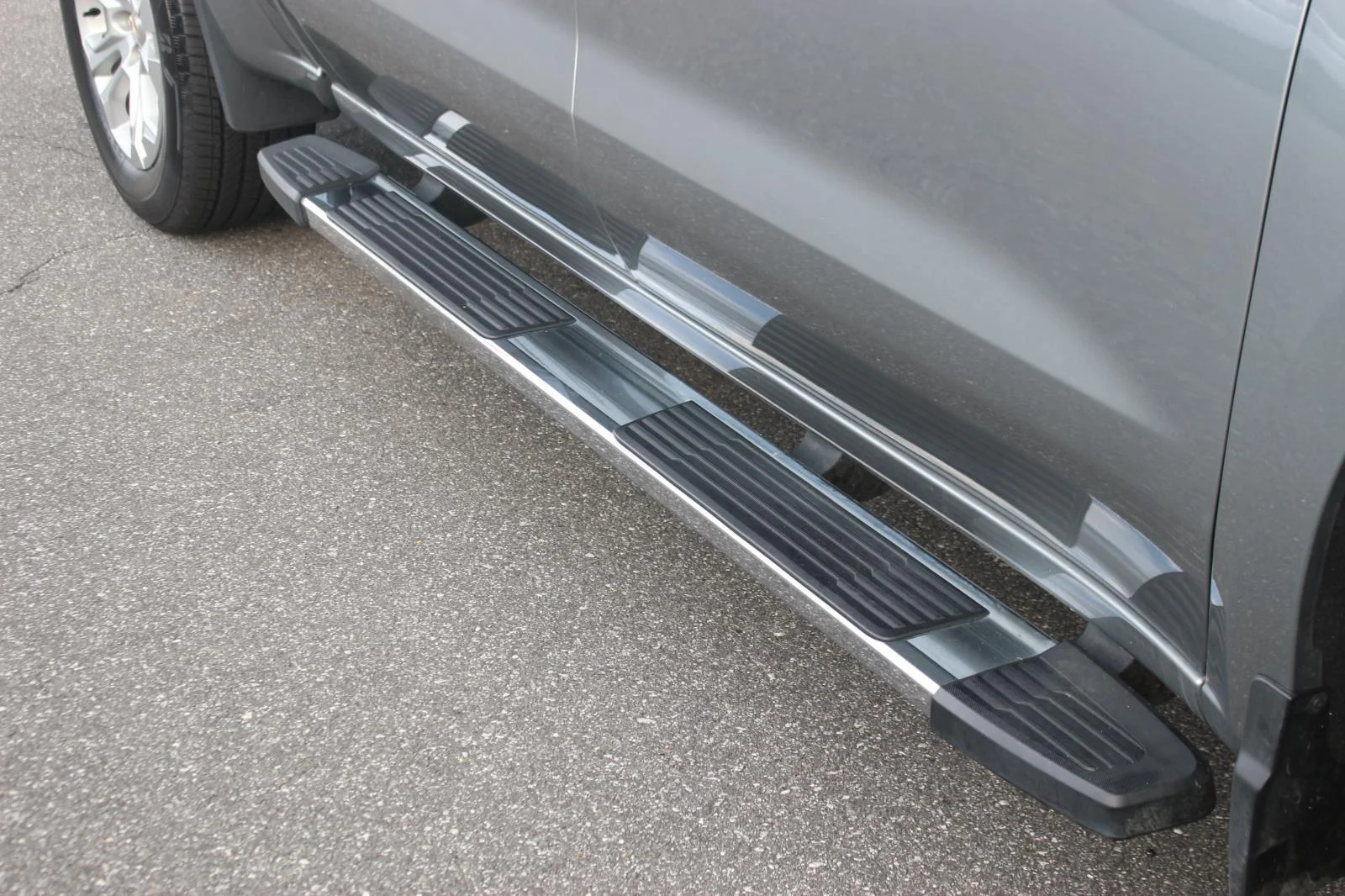Used 2025 Sterling Gray Metallic Chevrolet LTZ image 10