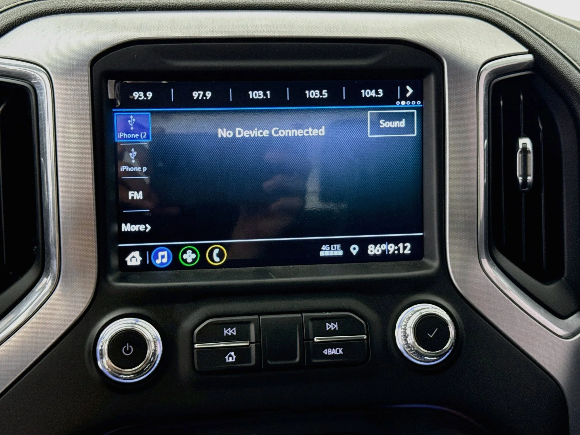 Used 2021 SUMMIT WHITE GMC SLE image 16