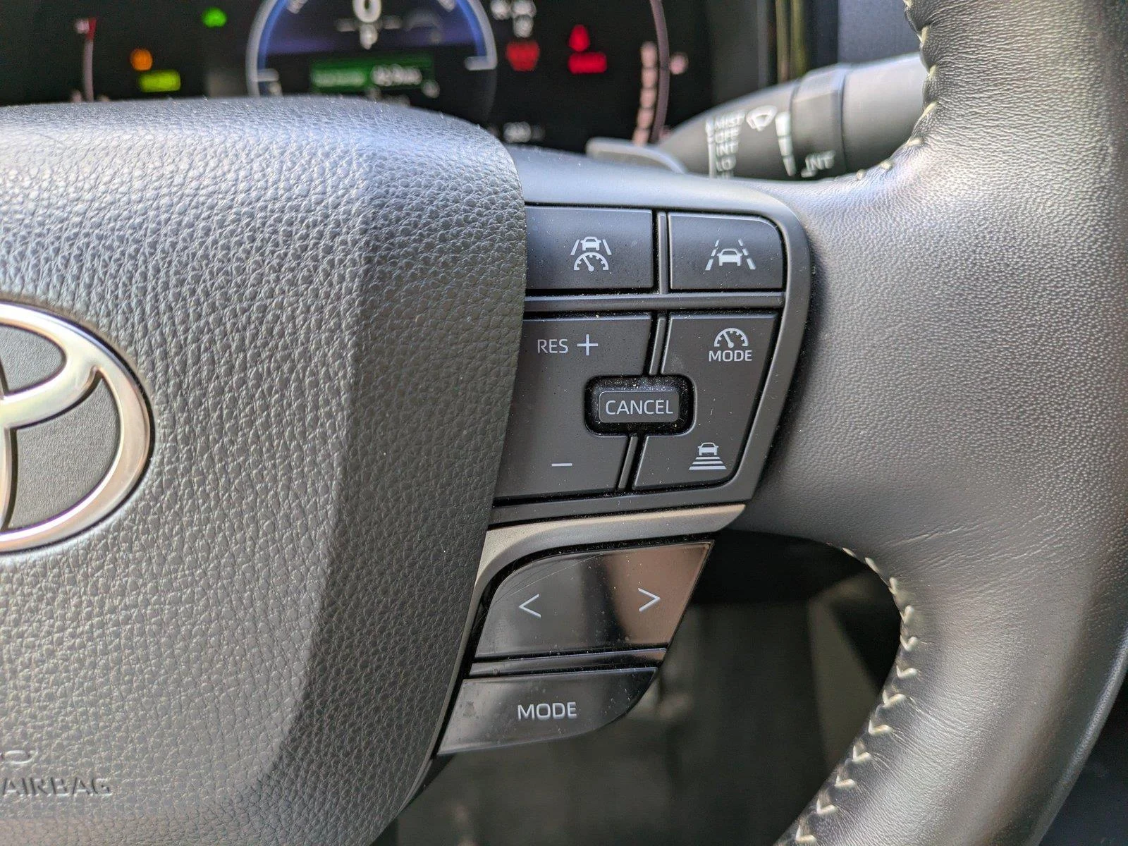 Certified Used 2025  Toyota SE image 23