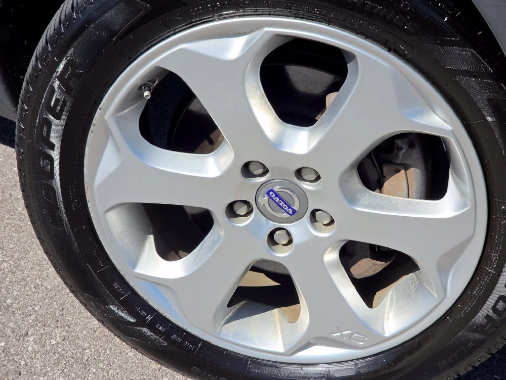 Used 2011 Caspian Blue Metallic Volvo 3.0T image 17