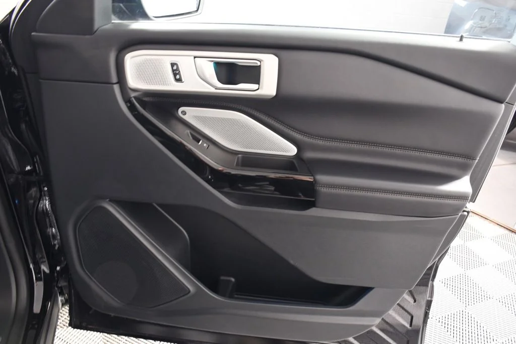 Used 2021 Agate Black Metallic Ford Platinum image 18