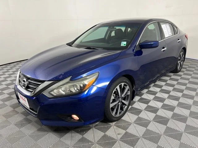 Used 2016 Deep Blue Pearl Nissan 2.5 SR image 3