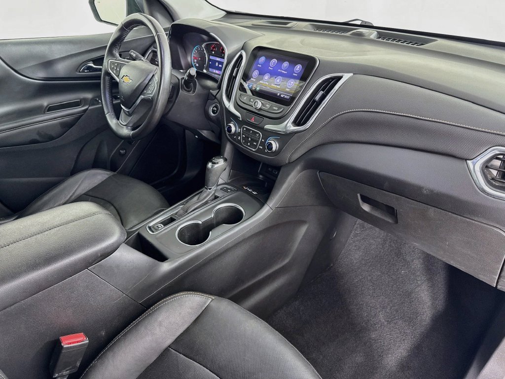 Used 2020 Iridescent Pearl Tricoat Chevrolet Premier image 34