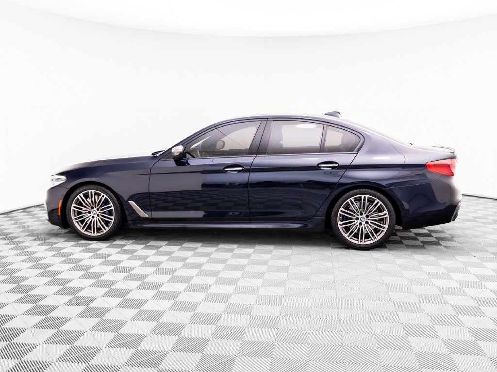 Used 2018 Carbon Black Metallic BMW M550i xDrive image 2
