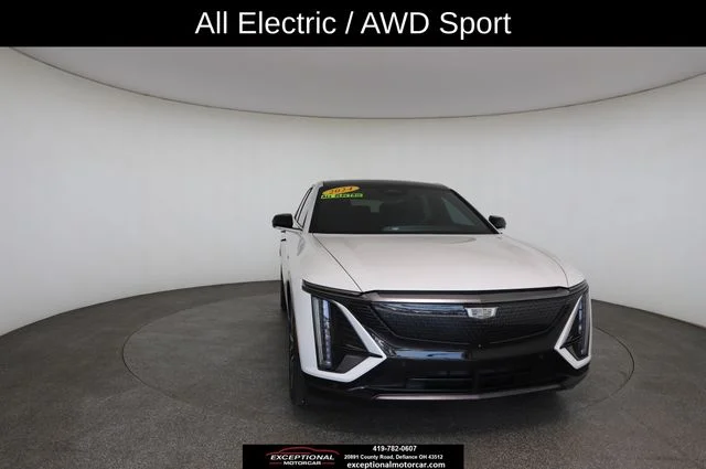 Used 2024 White Cadillac Sport image 30