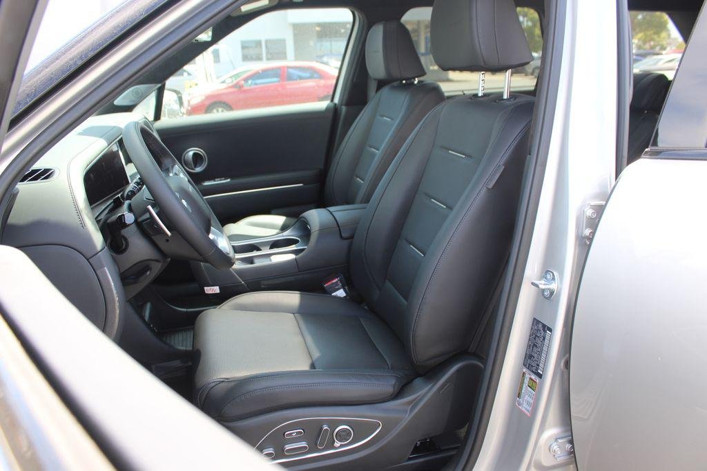 New 2026 Silver Hyundai Calligraphy AWD image 13