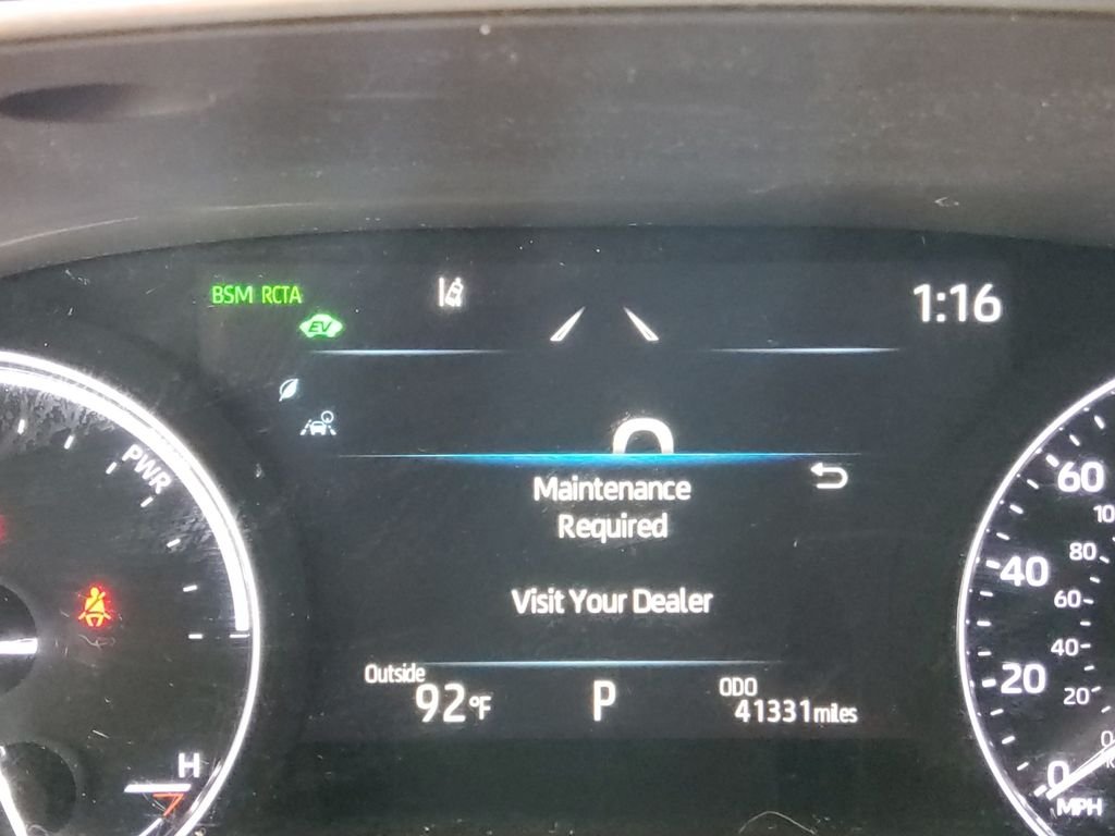 Used 2022 White Toyota XLE Plus image 10