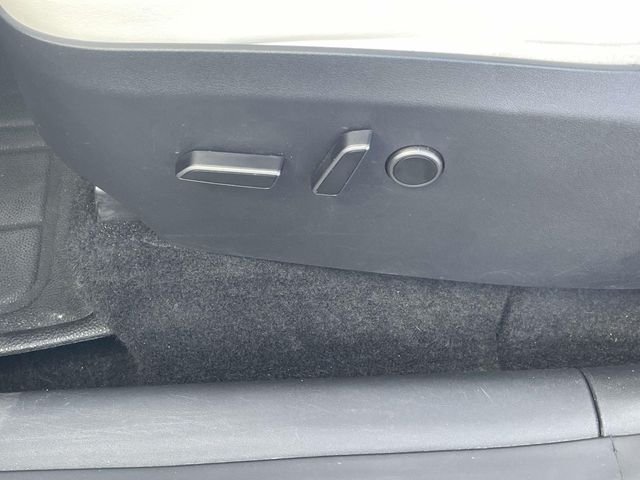 2023 Tesla Model Y Long Range - Photo 16