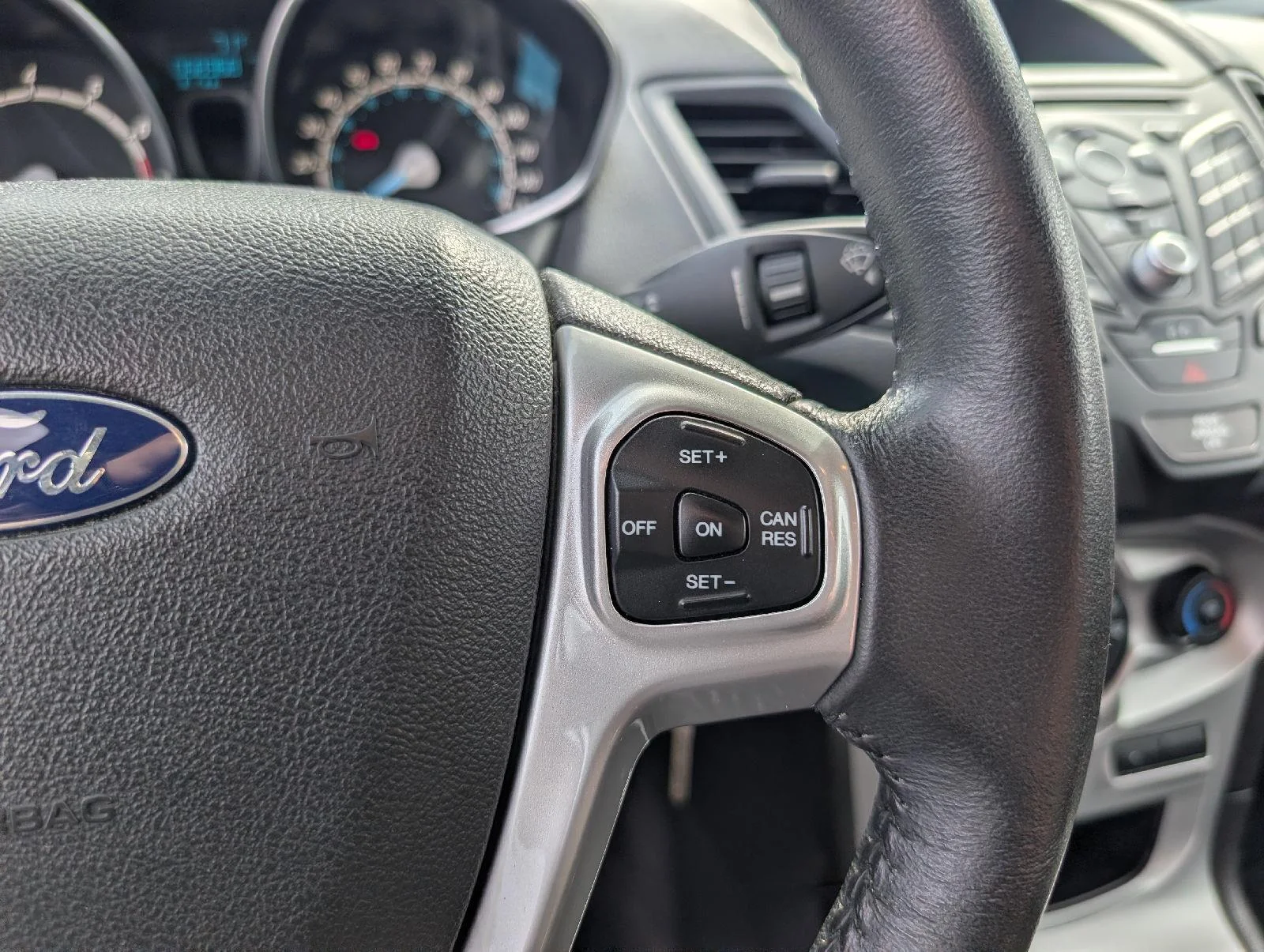 Used 2016  Ford SE image 13