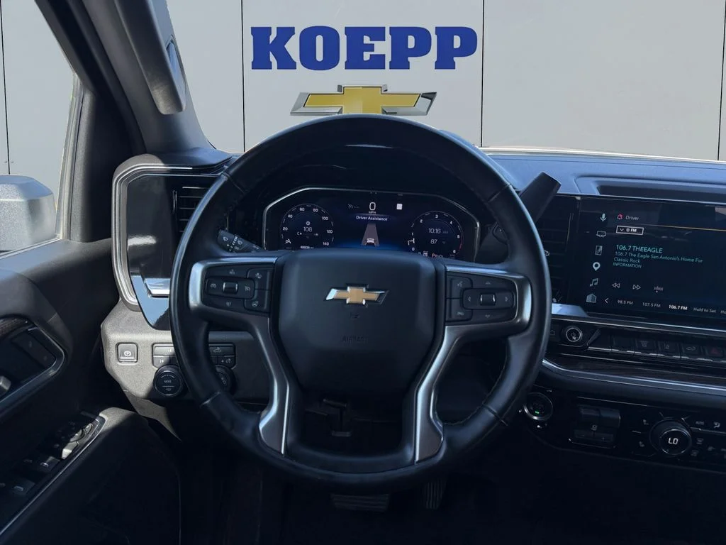 Used 2025 Summit White Chevrolet LT image 13