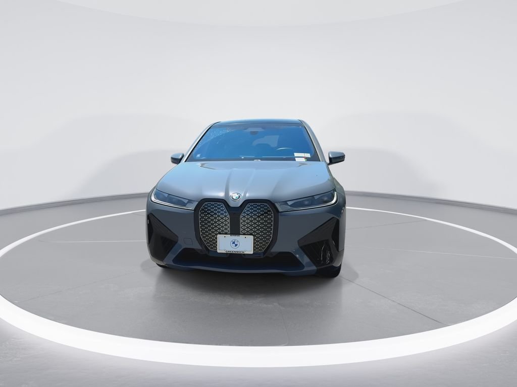 Certified Used 2024  BMW xDrive50 image 3