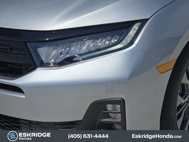 New 2026 Solar Silver Metallic Honda Touring image 6
