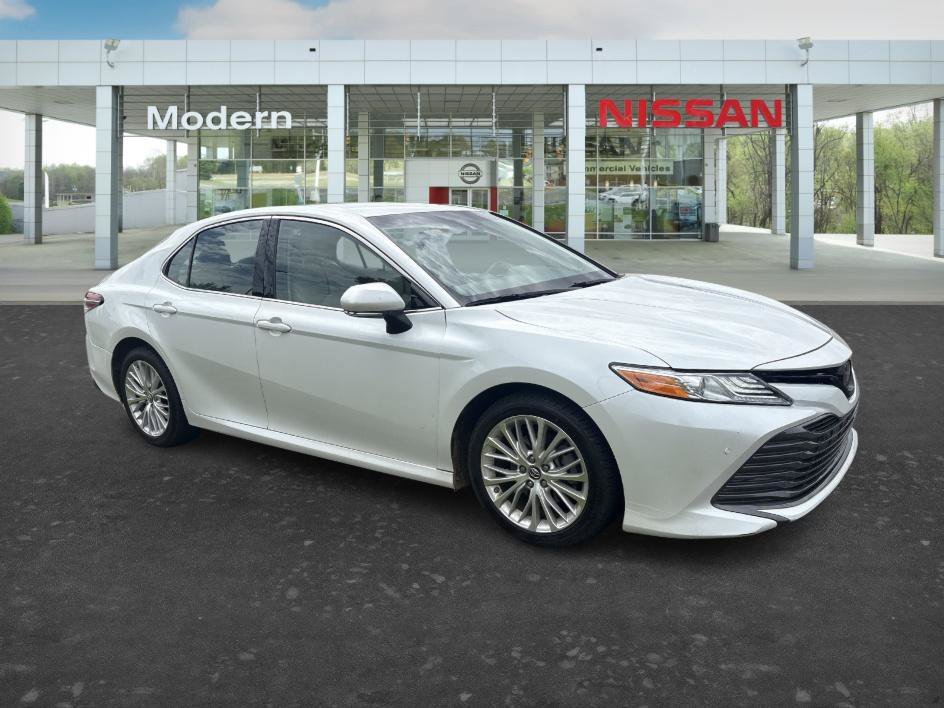 Used 2018 Wind Chill Pearl Toyota XLE image 7