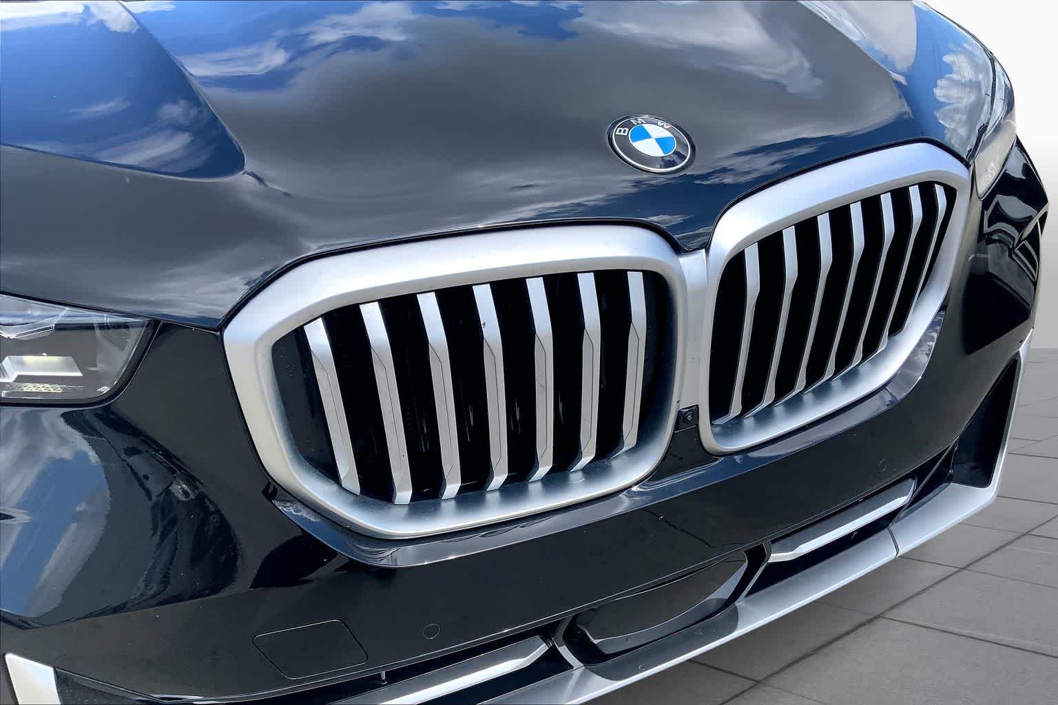 Used 2026 Black Sapphire Metallic BMW xDrive40i image 29