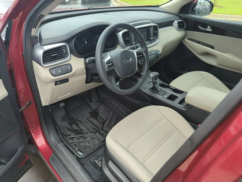 Used 2019 Red Kia LX image 11