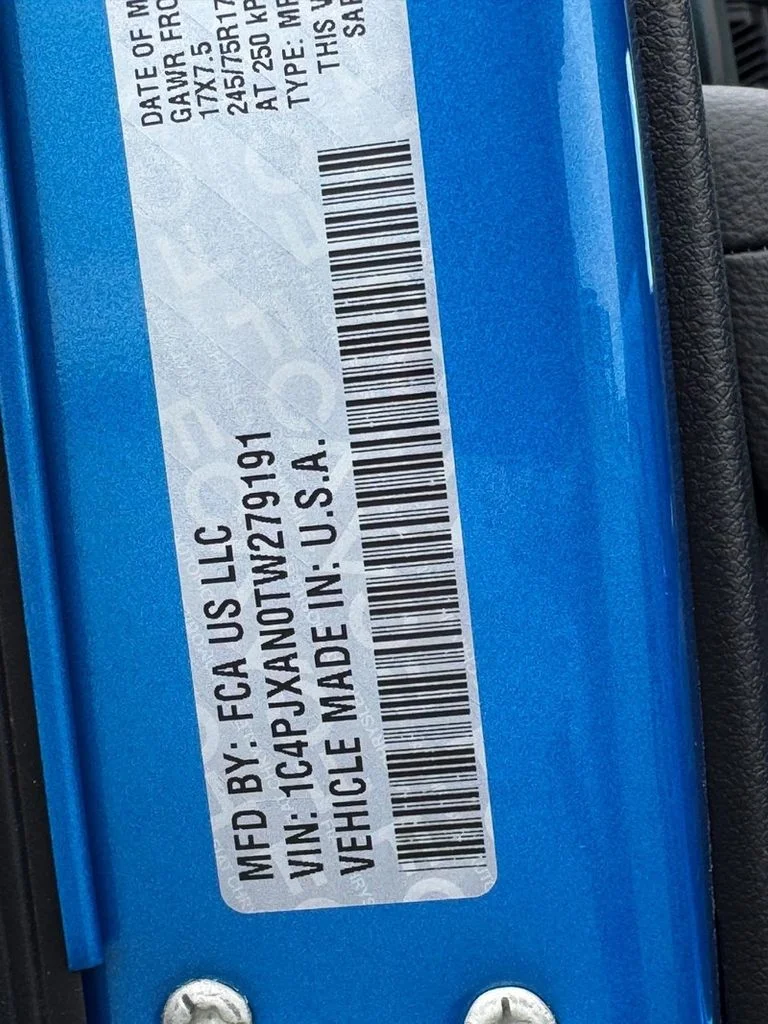 New 2026 Hydro Blue Pearl-Coat Exterior Paint Jeep Sport image 17