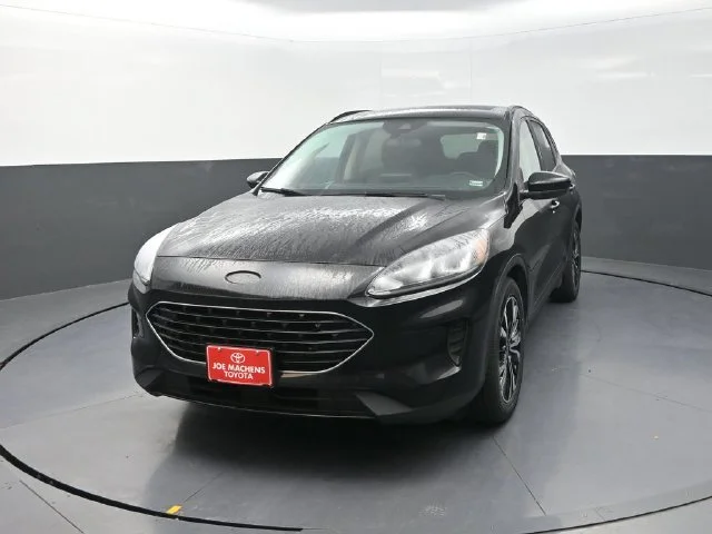 Used 2021 Black Ford SE image 2