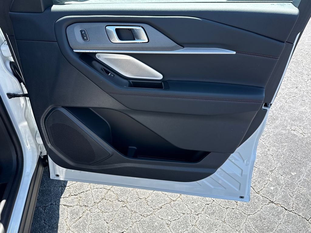 2025 Ford Explorer ST - Photo 14