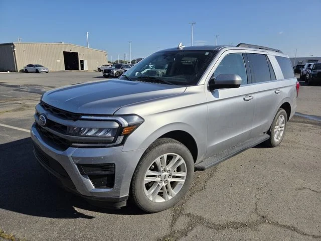 Used 2024 Silver Ford XLT image 10