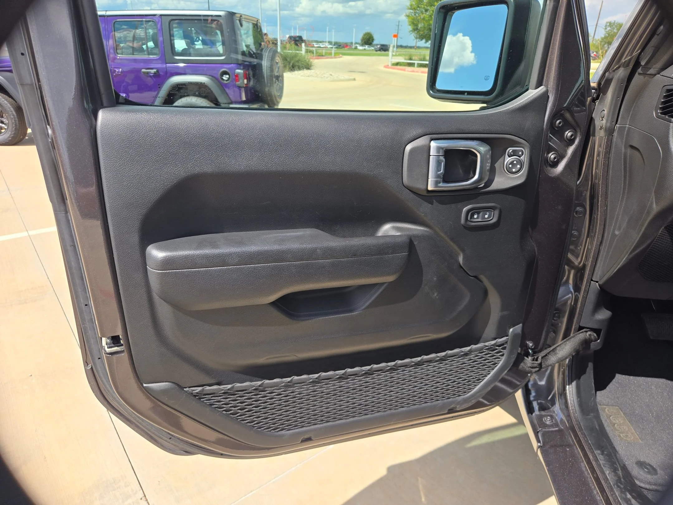 Used 2023 Gray Jeep Sport S image 12